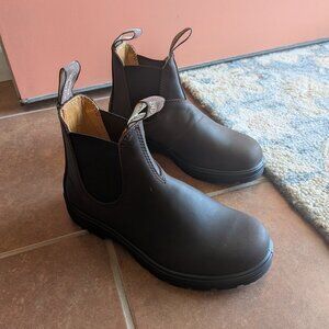 Blundstone Chelsea Boot - Size 4 NWT